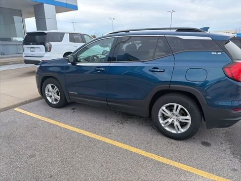 Used 2020 GMC Terrain SLE w/ Driver Convenience Package image 7