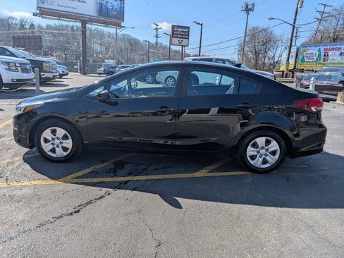 Used 2018 Kia Forte LX image 4