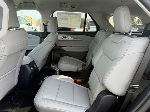 New 2026 Ford Explorer Active w/ Active Comfort Package image 14