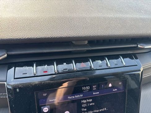 Used 2023 Jeep Grand Cherokee Laredo image 27