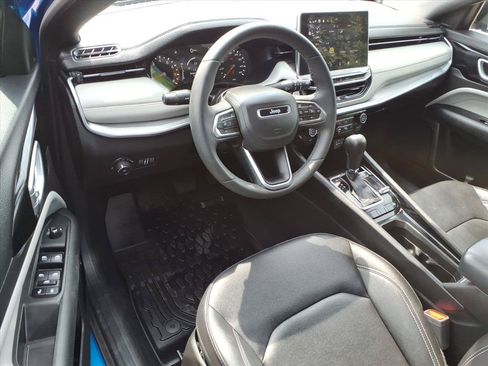Used 2025 Jeep Compass Limited AWD/4WD image 19