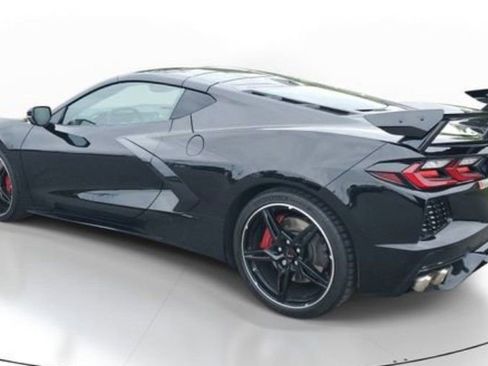 Used 2023 Chevrolet Corvette Stingray Preferred Cpe w/ Z51 Performance Package RWD image 3