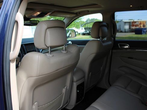 Used 2017 Jeep Grand Cherokee Limited image 33