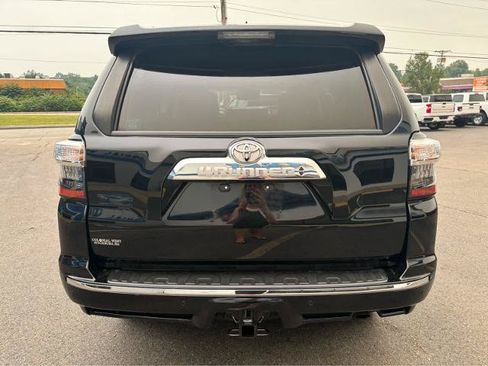 Used 2022 Toyota 4Runner Limited AWD/4WD image 7