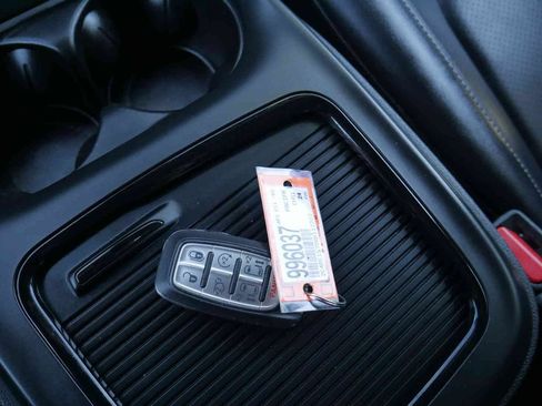 Certified 2024 Chrysler Pacifica Limited FWD image 31