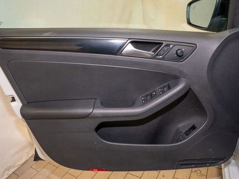 Used 2018 Volkswagen Jetta Sport image 11