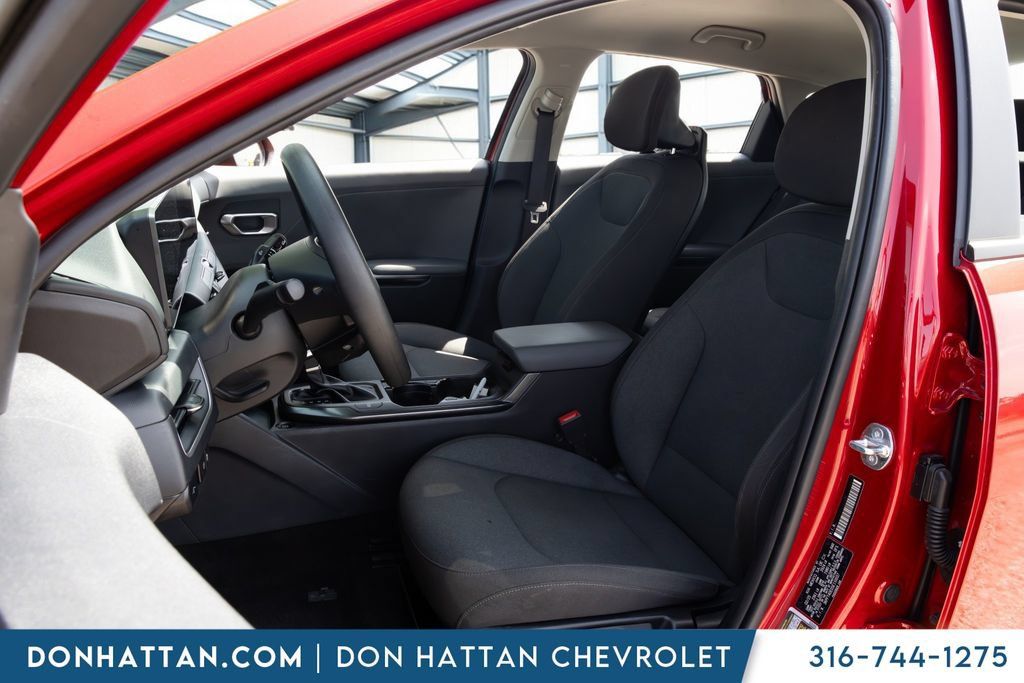 Used 2025 Kia K4 FWD image 14