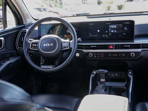 Used 2024 Kia Sorento S image 24