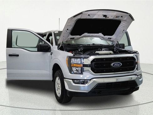 Used 2023 Ford F150 XLT AWD/4WD image 5
