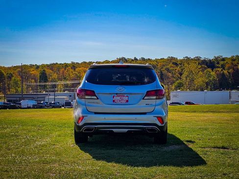 Used 2017 Hyundai Santa Fe SE w/ Cargo Package image 5