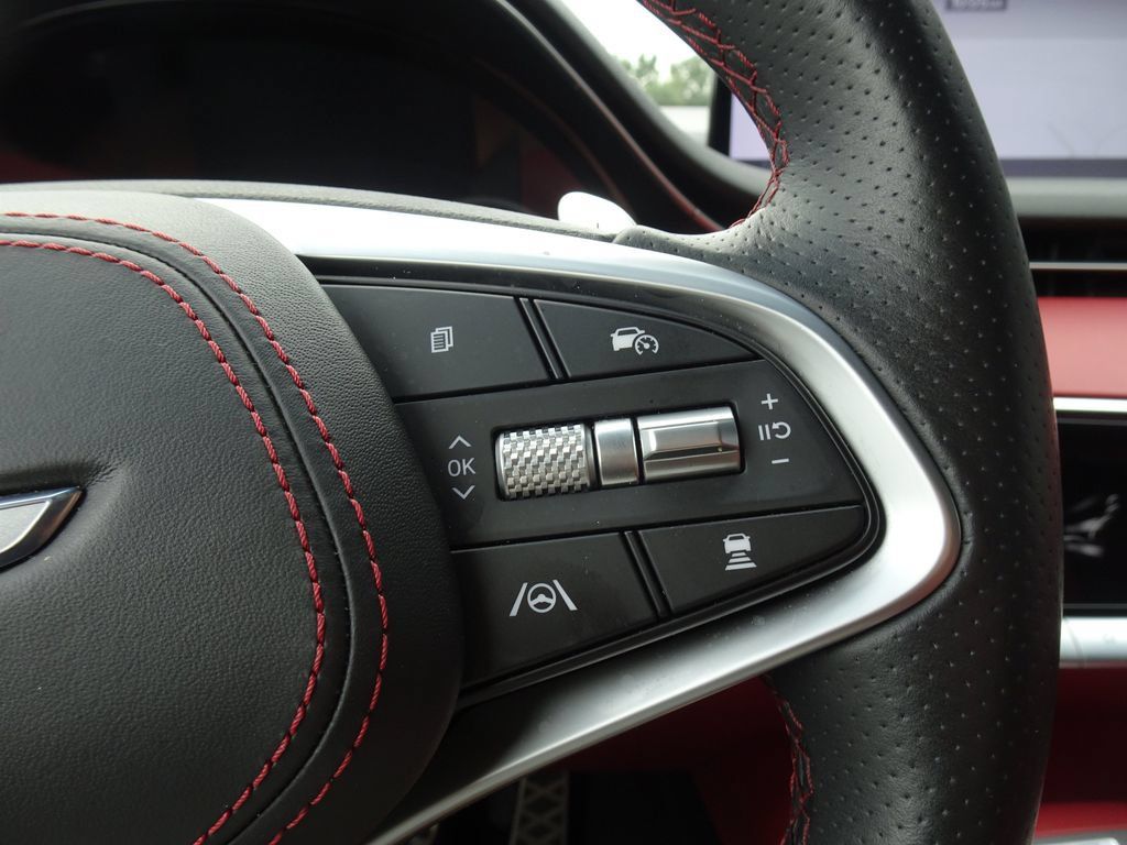 Used 2025 Genesis GV70 3.5T Sport AWD/4WD image 25