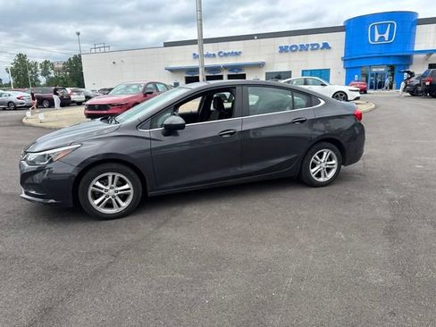 Used 2017 Chevrolet Cruze LT w/ Convenience Package FWD image 18