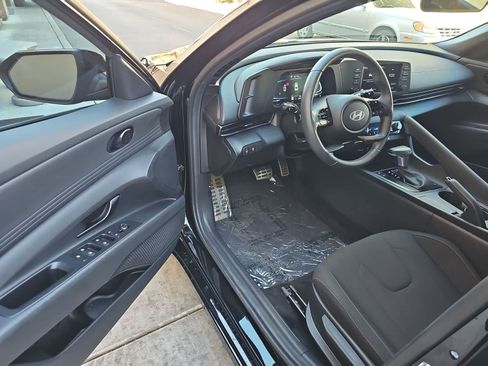 Used 2025 Hyundai Elantra Sport FWD image 10