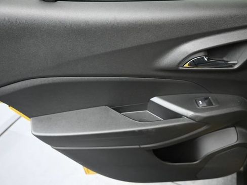 Used 2025 Chevrolet Trax RS w/ Driver Confidence Package FWD image 16