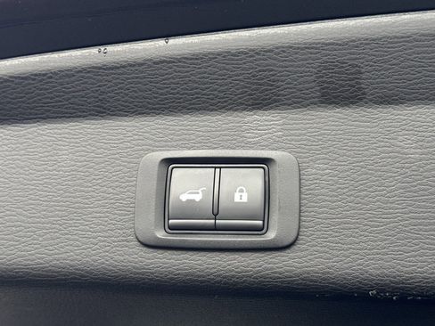 Used 2024 Mitsubishi Outlander SE image 36