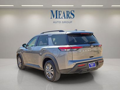Used 2025 Nissan Pathfinder SV