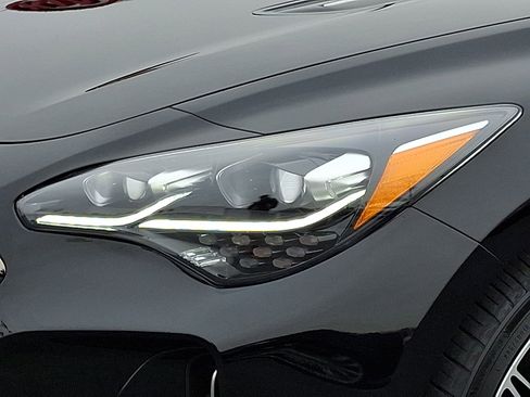 Used 2023 Kia Stinger GT2 image 9