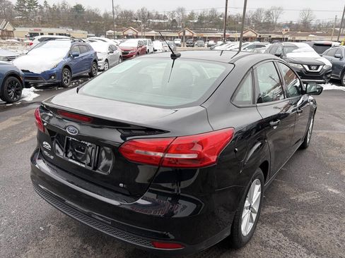 Used 2017 Ford Focus SE image 8