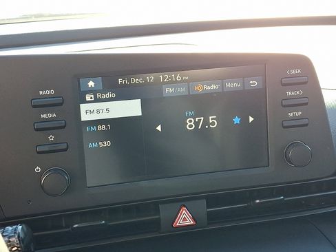 Certified 2025 Hyundai Elantra Sport image 17