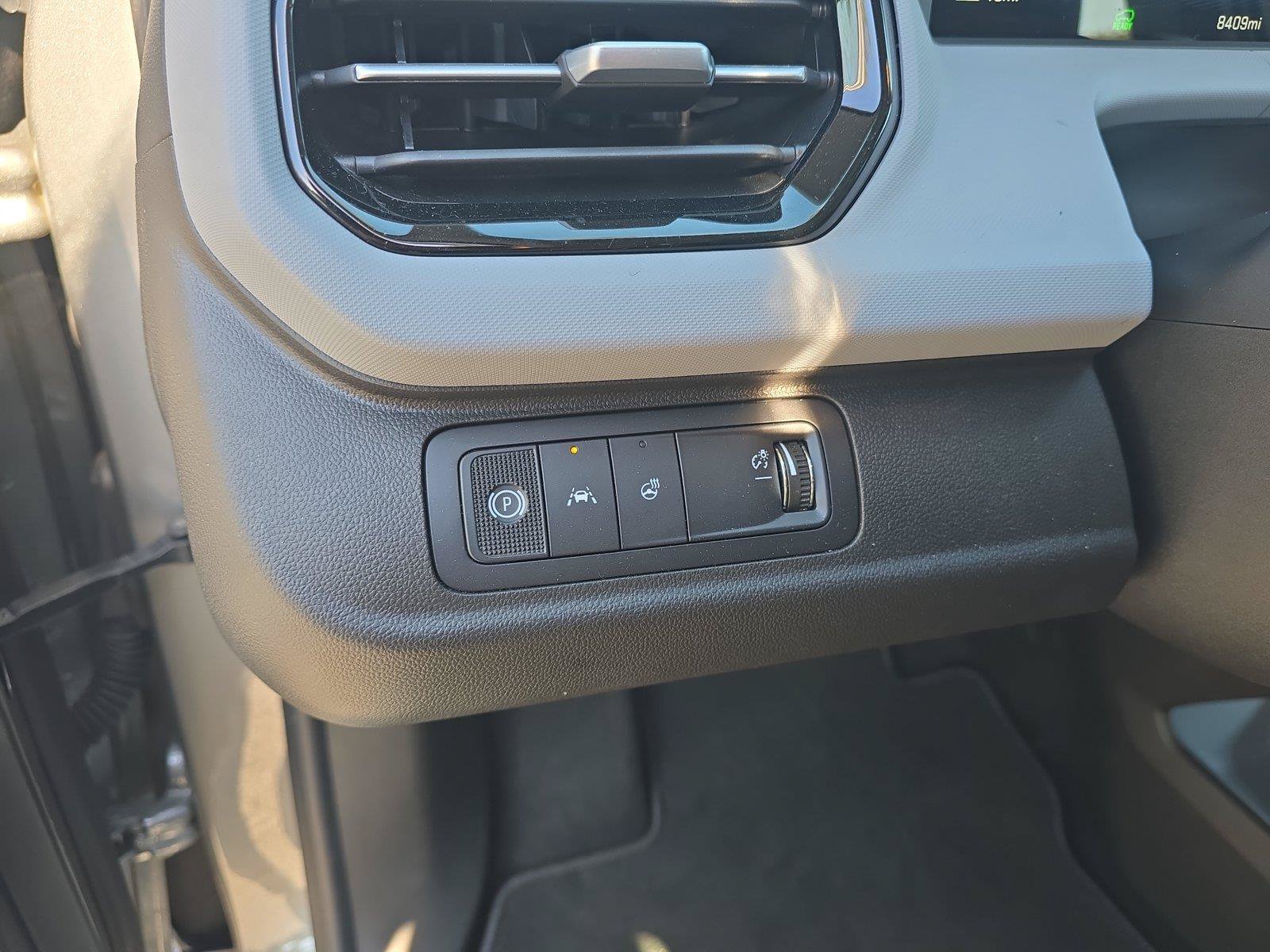 Used 2027 Chevrolet Bolt LT w/ Comfort Package FWD image 24