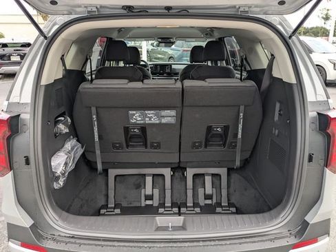 New 2027 Kia Carnival LX FWD image 14