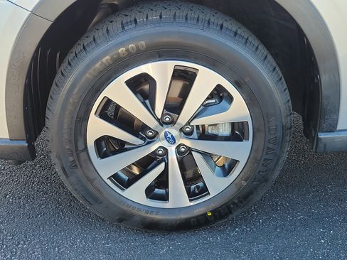 Used 2021 Subaru Outback Premium image 10