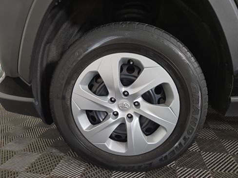 Used 2022 Toyota RAV4 LE AWD/4WD image 34
