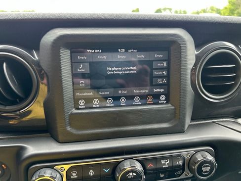 Used 2022 Jeep Wrangler Unlimited Sport AWD/4WD image 15
