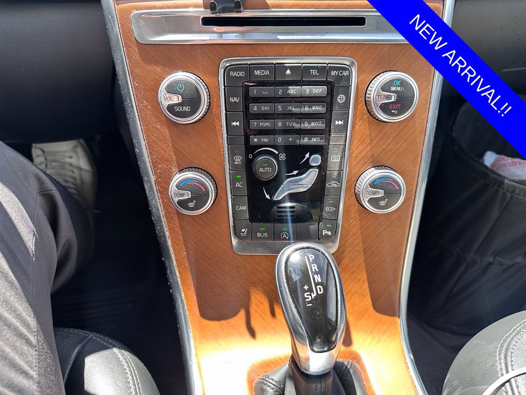 Used 2017 Volvo XC60 T5 Inscription w/ Preferred Option Package FWD image 12