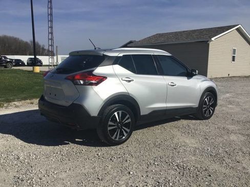 Used 2020 Nissan Kicks SV FWD image 3