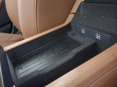 Used 2025 Audi A6 Premium Plus w/ Premium Plus Package image 5