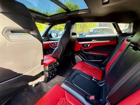 Used 2020 Lamborghini Urus AWD/4WD image 46