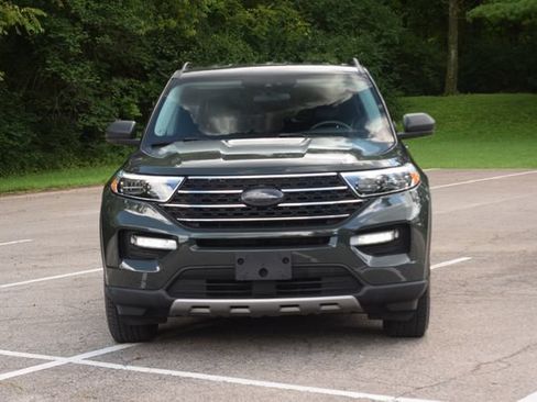 Used 2024 Ford Explorer XLT w/ Equipment Group 202A AWD/4WD image 21