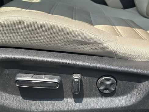 Used 2019 Honda CR-V EX image 12