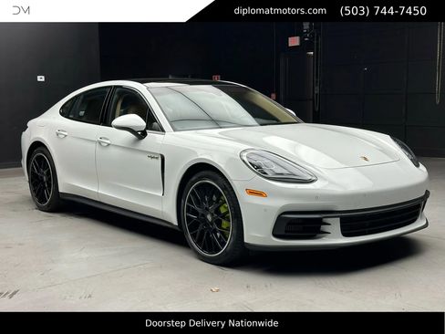 Used 2018 Porsche Panamera 4 image 8
