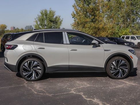 New 2025 Volkswagen ID.4 Pro S Plus image 8