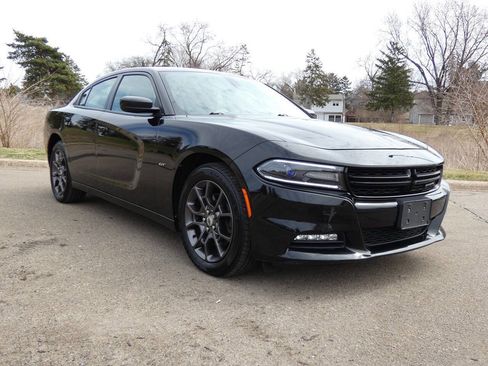 Used 2018 Dodge Charger GT image 2