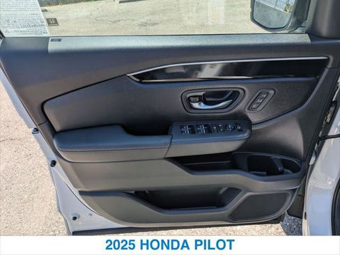 Certified 2025 Honda Pilot EX-L image 12
