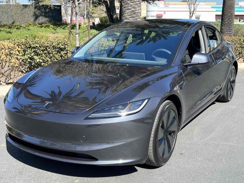 Used 2025 Tesla Model 3 Long Range image 23