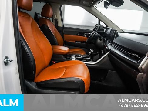 Used 2022 Kia Carnival SX Prestige FWD image 19