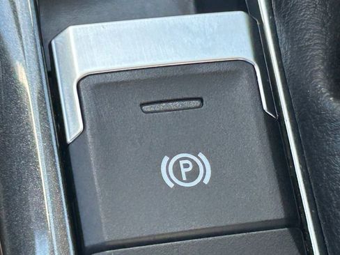 Used 2023 Volkswagen Tiguan SE image 56