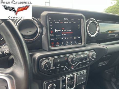 Used 2021 Jeep Wrangler Unlimited Sahara AWD/4WD image 19