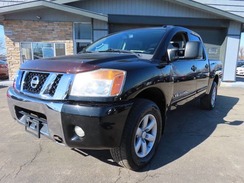 Used 2012 Nissan Titan SV w/ SV Premium Utility Pkg image 33