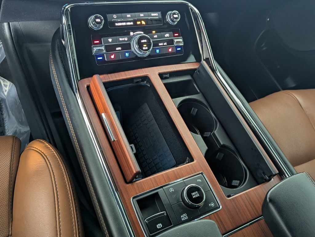 Used 2021 Lincoln Navigator Reserve RWD image 21