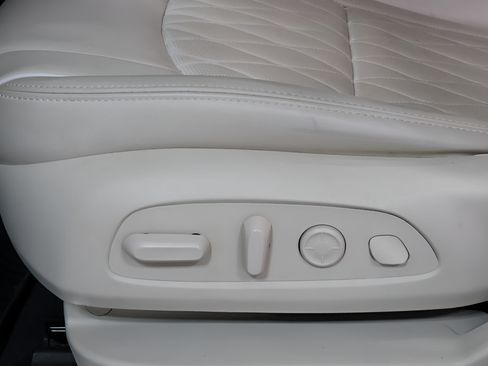 Used 2023 Buick Enclave Avenir w/ Trailering Package, 5000 lbs. AWD/4WD image 19
