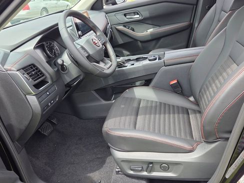 New 2026 Nissan Rogue SV AWD/4WD image 3