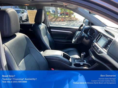 Used 2015 Toyota Highlander XLE AWD/4WD image 24