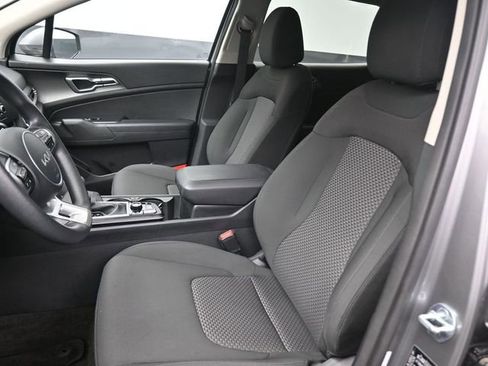 Used 2025 Kia Sportage LX FWD image 19