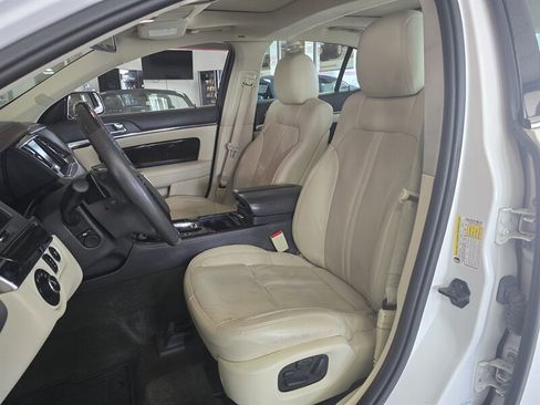 Used 2015 Lincoln MKS AWD w/ Equipment Group 201A image 9