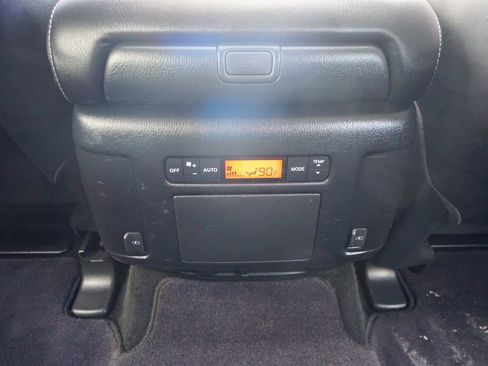 Used 2020 Nissan Armada SL w/ Premium Package image 18